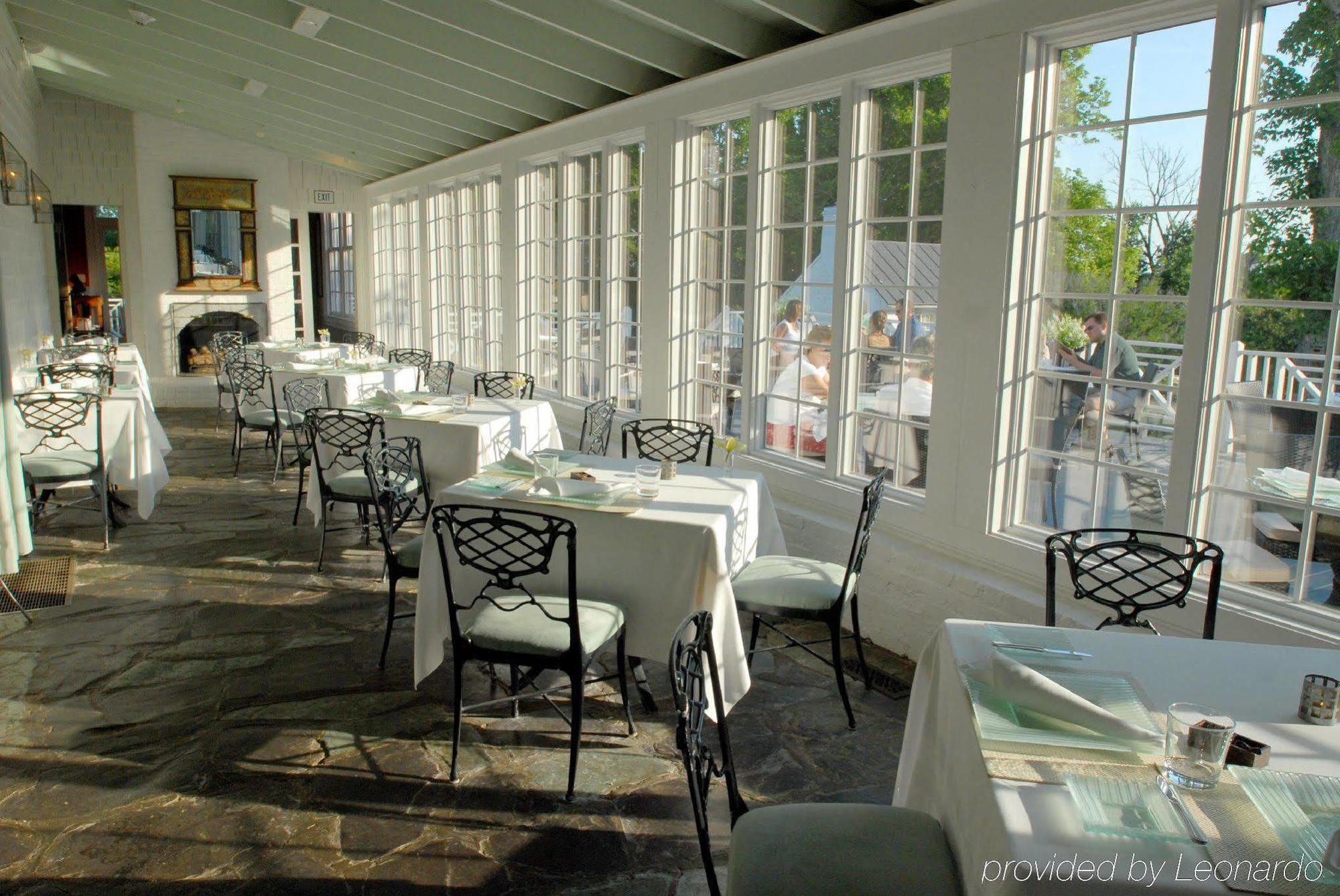 The Clifton Charlottesville Restaurante foto